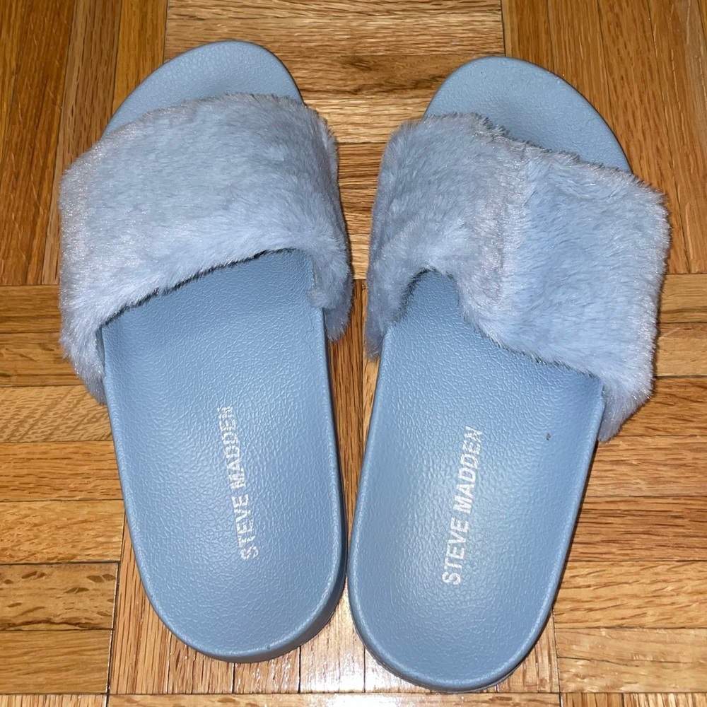 Steve Madden Fuzzy Faux Fur Slippers/Slides Size … - image 1